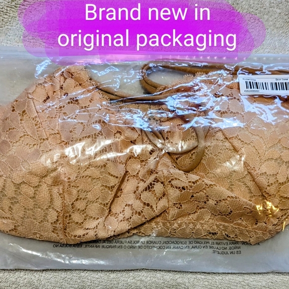 BNWT size medium crop top/bra, nude colour, super cute - Picture 5 of 14